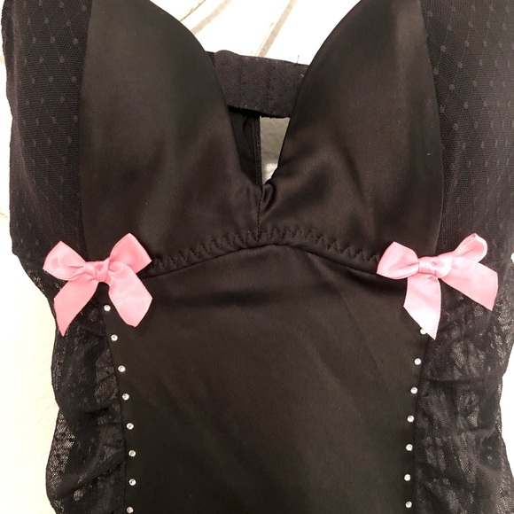 Gorgeous Victoria’s Secret Silky & Lacy Lingerie with Rhinestones. - Picture 2 of 6